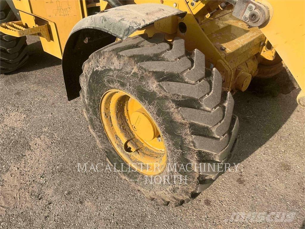 CAT 903D Radlader