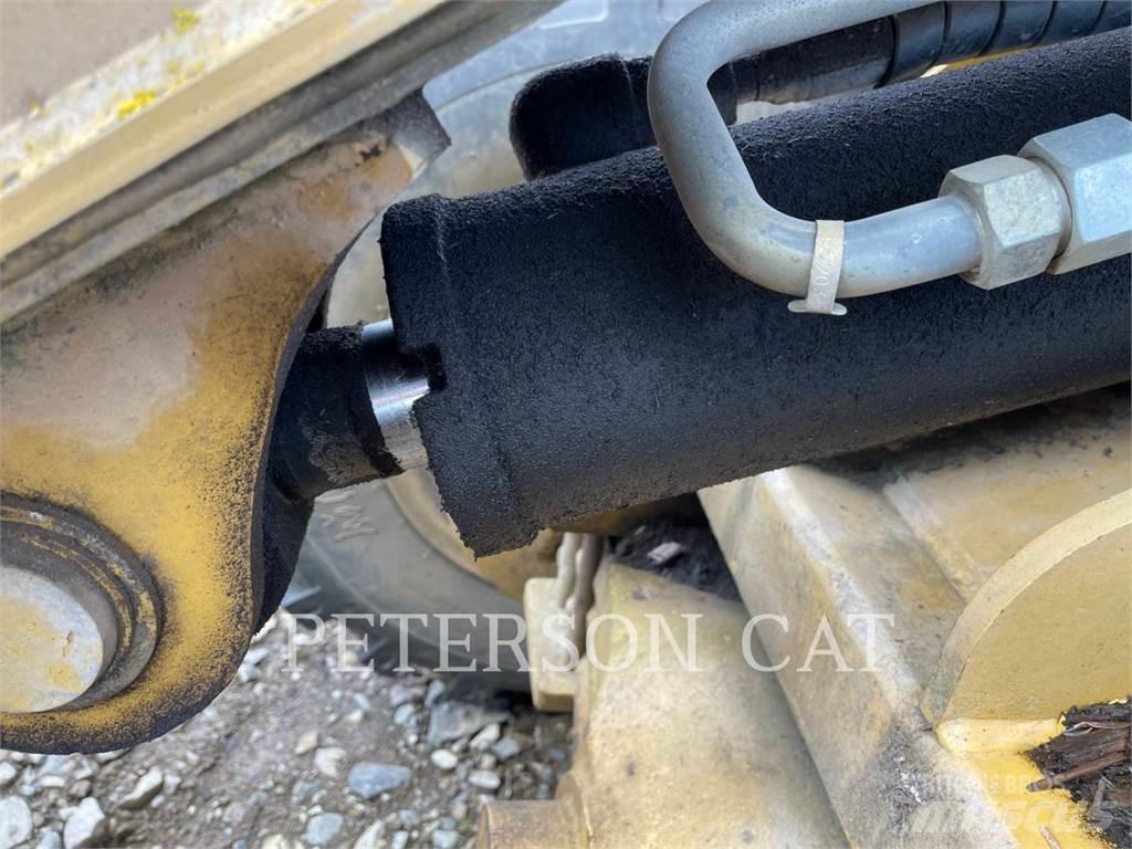 CAT 906 Radlader