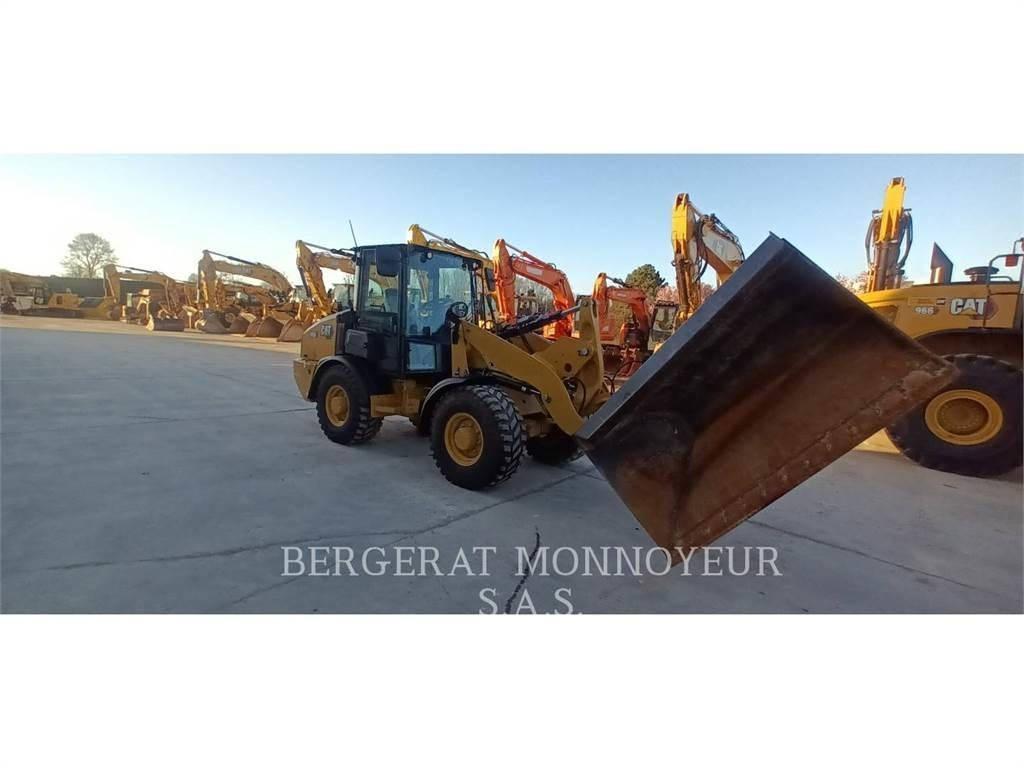 CAT 906 Radlader