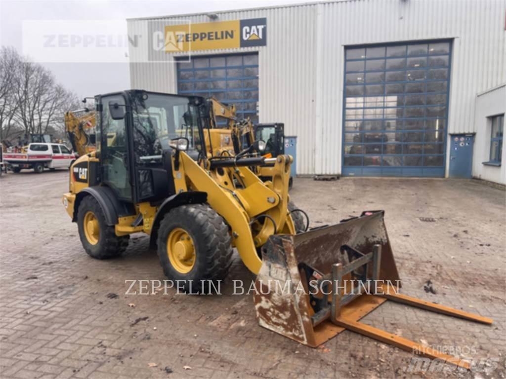 CAT 906M Radlader