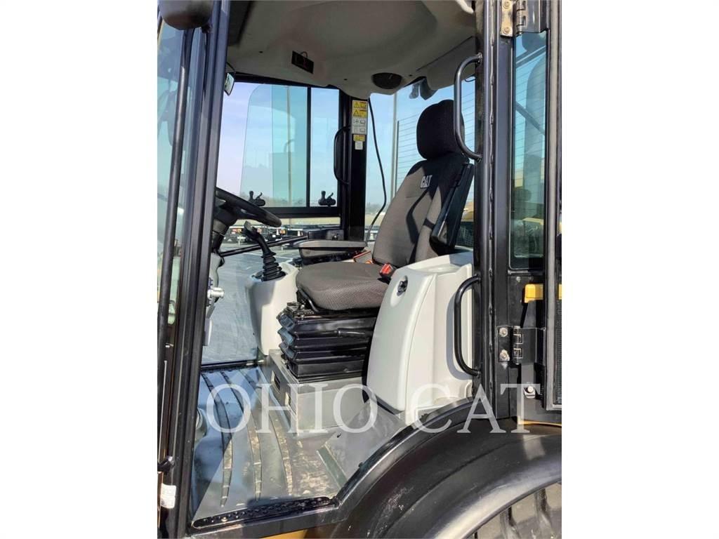 CAT 906M Minilader