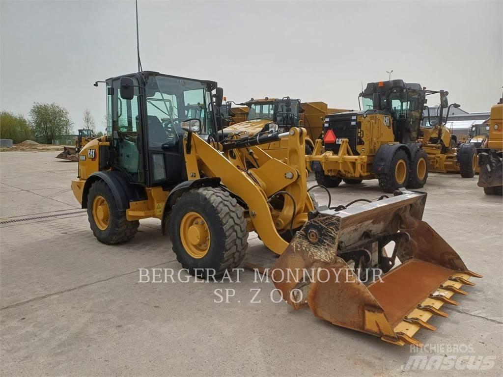 CAT 906M Radlader