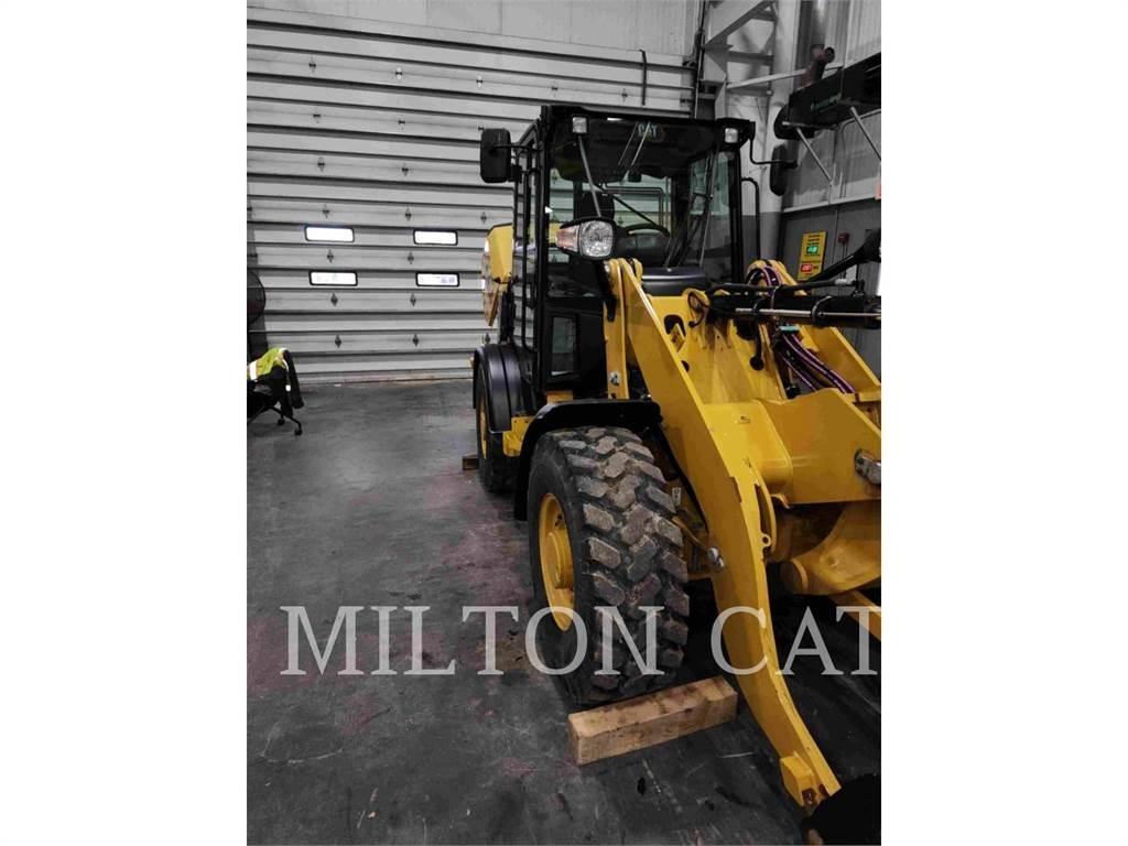 CAT 906M Radlader