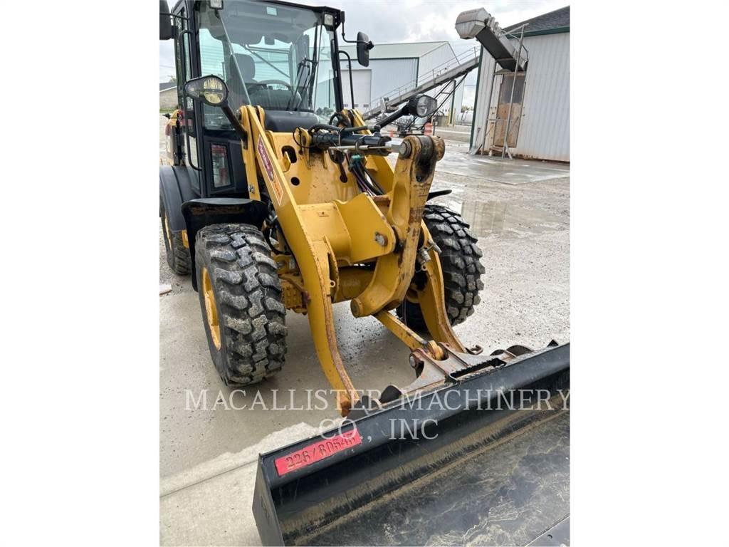 CAT 906M Radlader