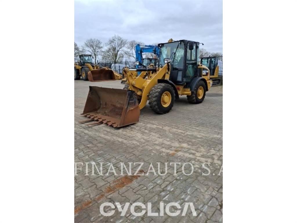 CAT 906M Radlader