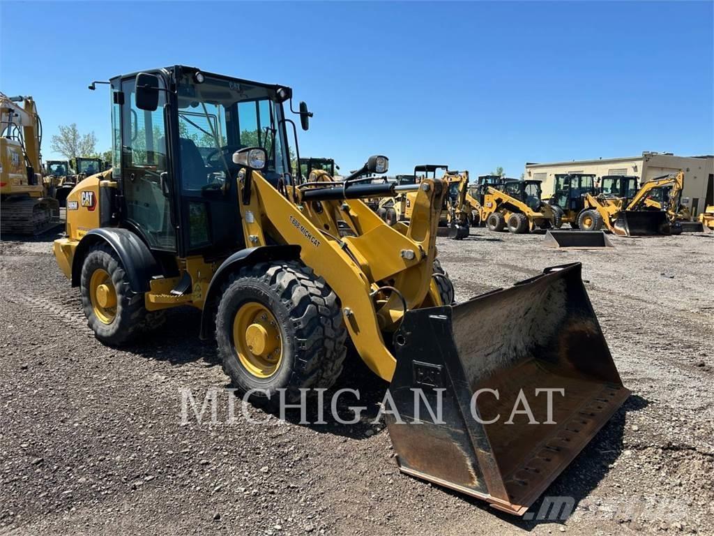CAT 906M Radlader