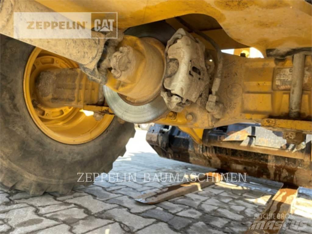 CAT 906M Radlader