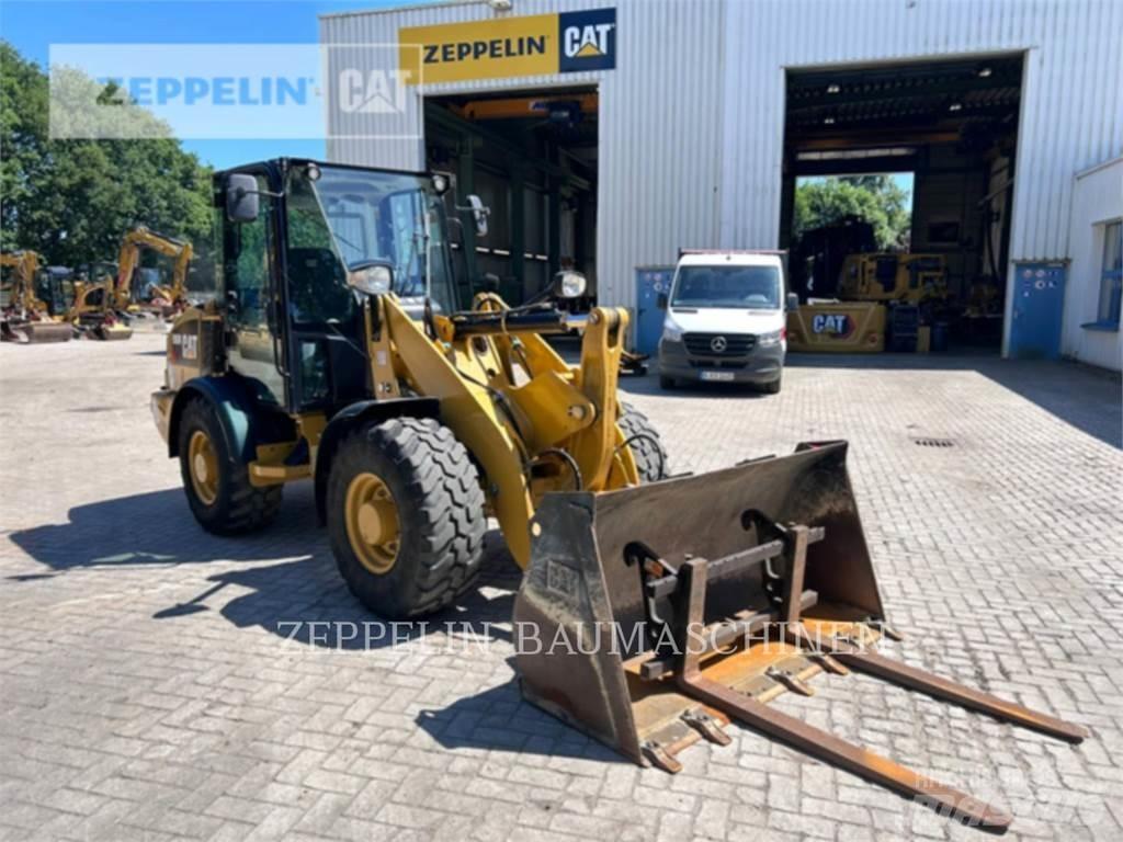 CAT 906M Radlader