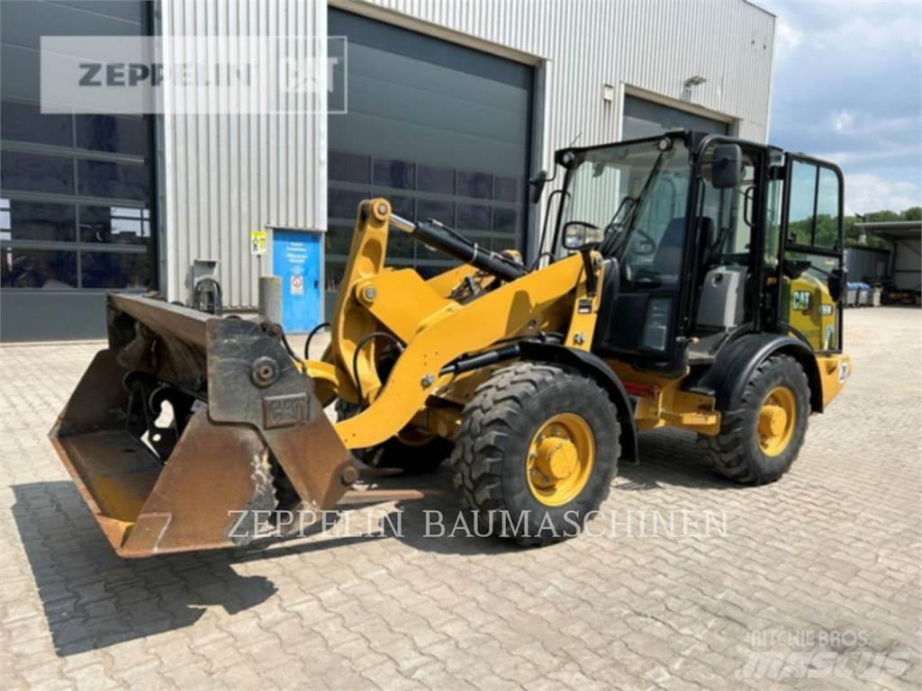 CAT 906M Radlader