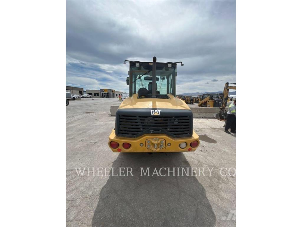 CAT 906M Radlader
