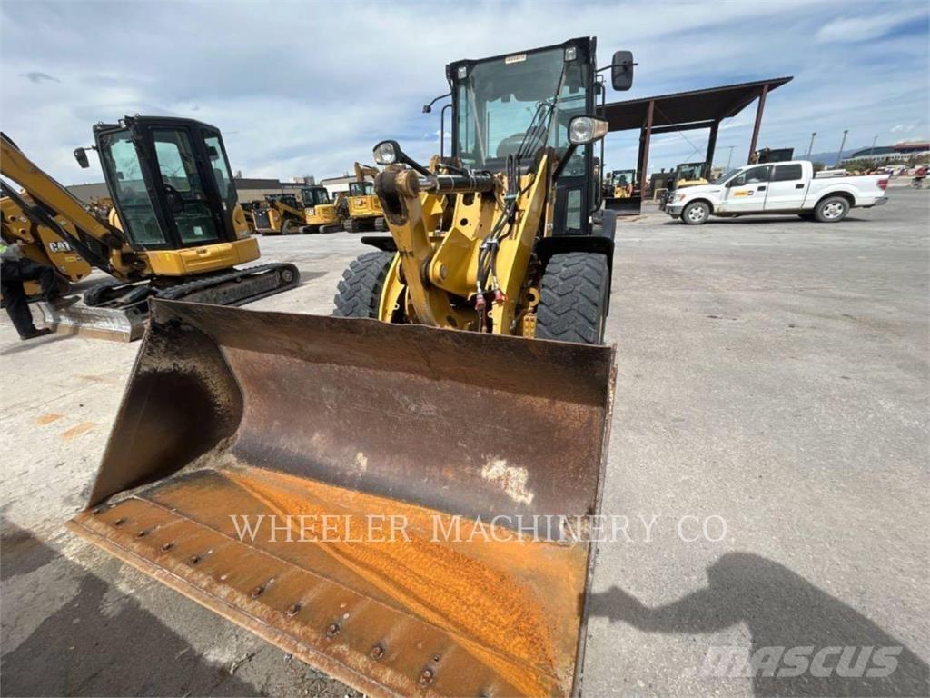 CAT 906M Radlader