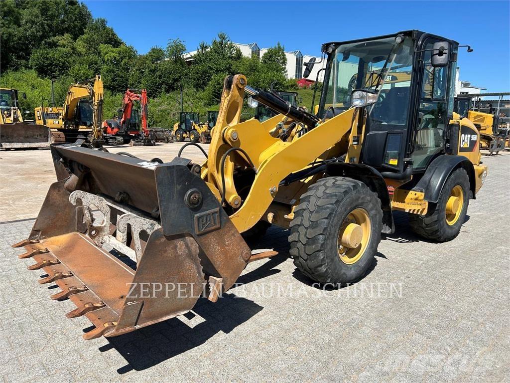 CAT 906M Radlader