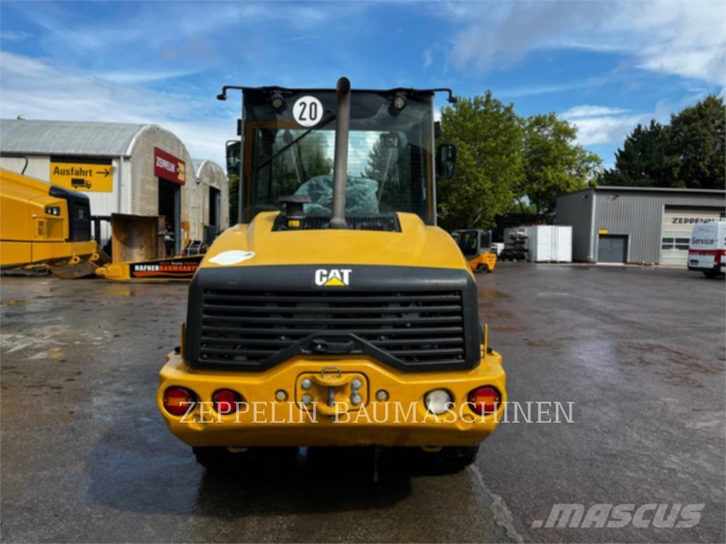 CAT 906M Radlader