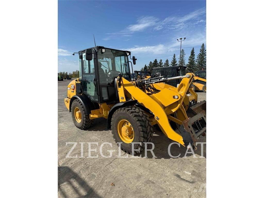 CAT 906M Radlader