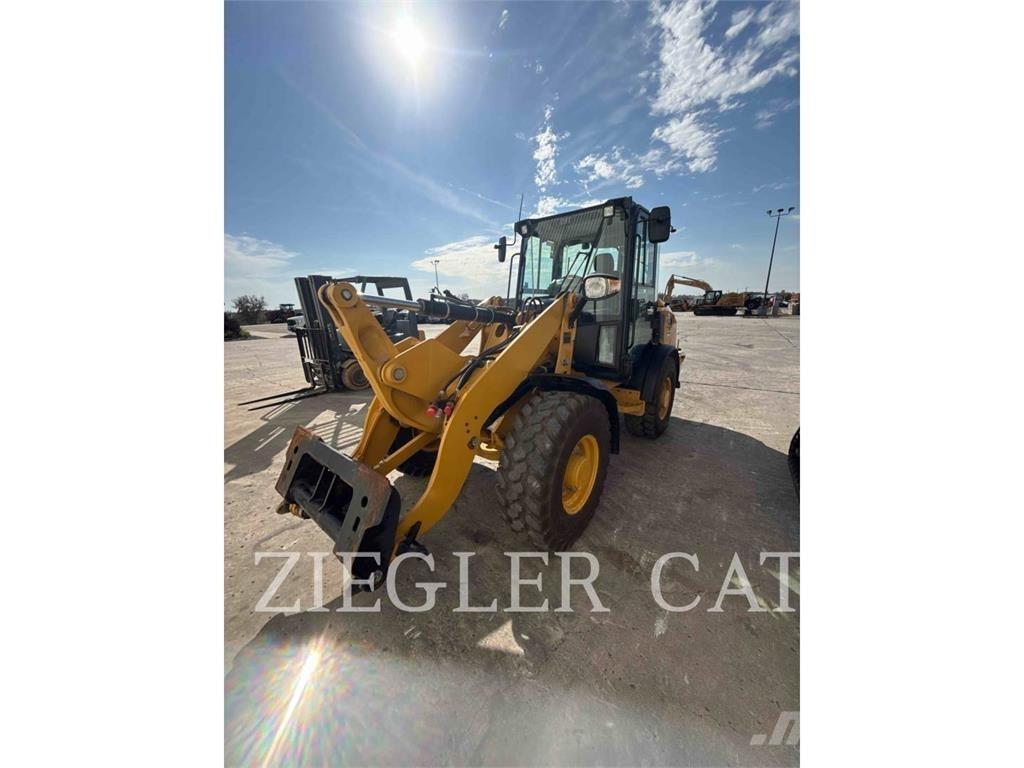 CAT 906M Radlader