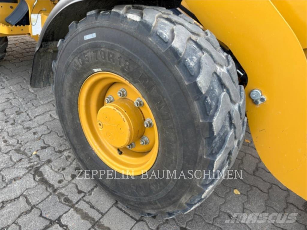 CAT 906M Radlader