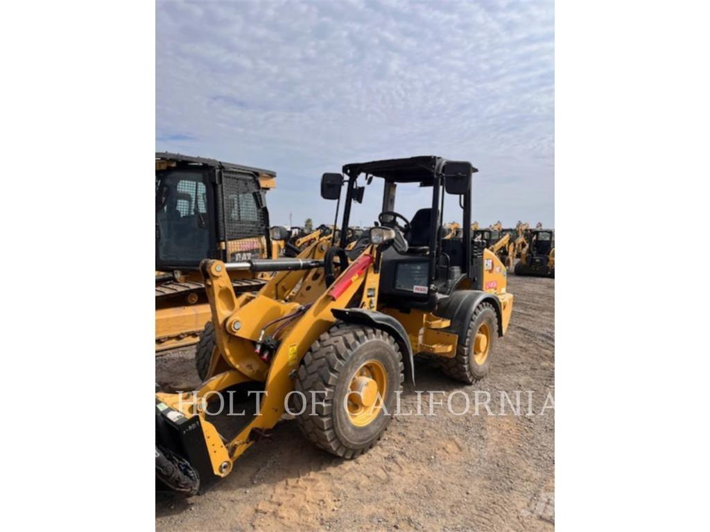 CAT 907 Radlader