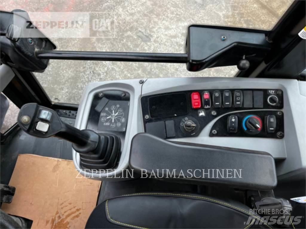 CAT 907M Radlader