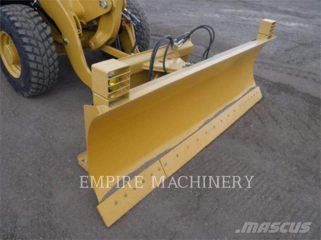 CAT 907M Radlader