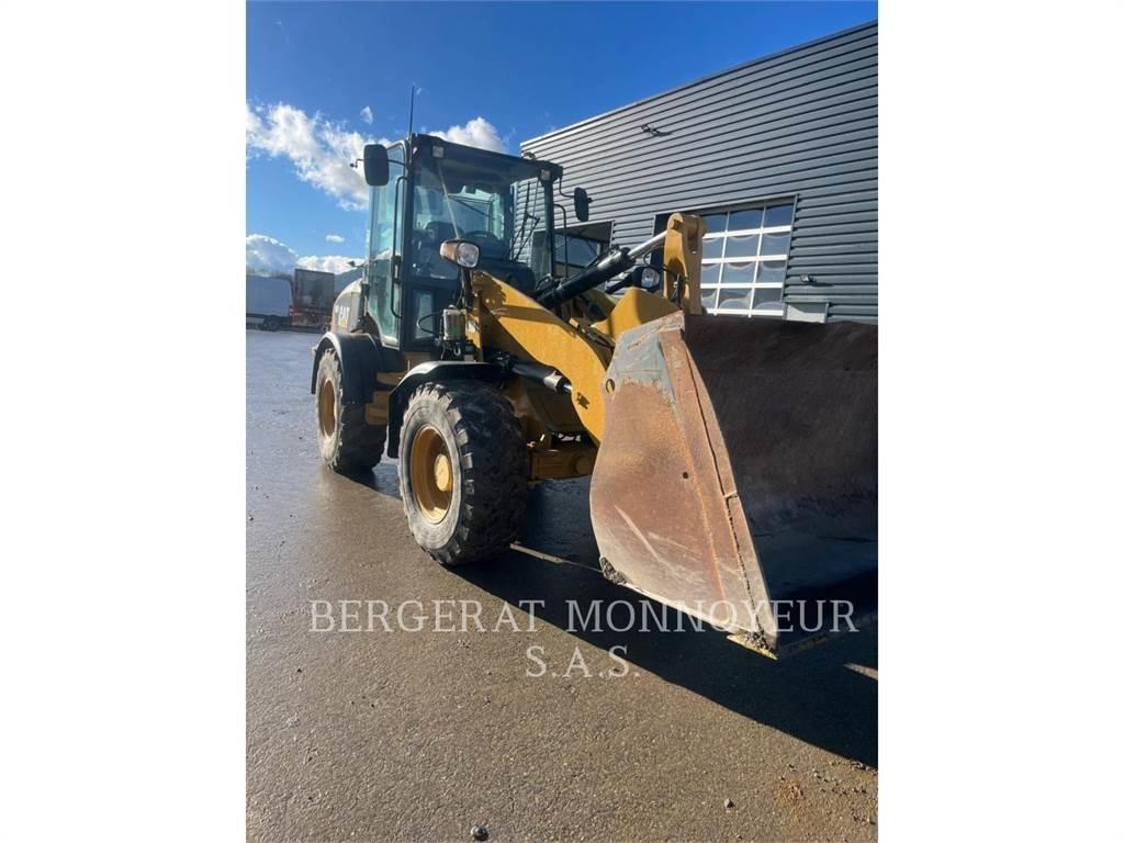 CAT 908 Radlader