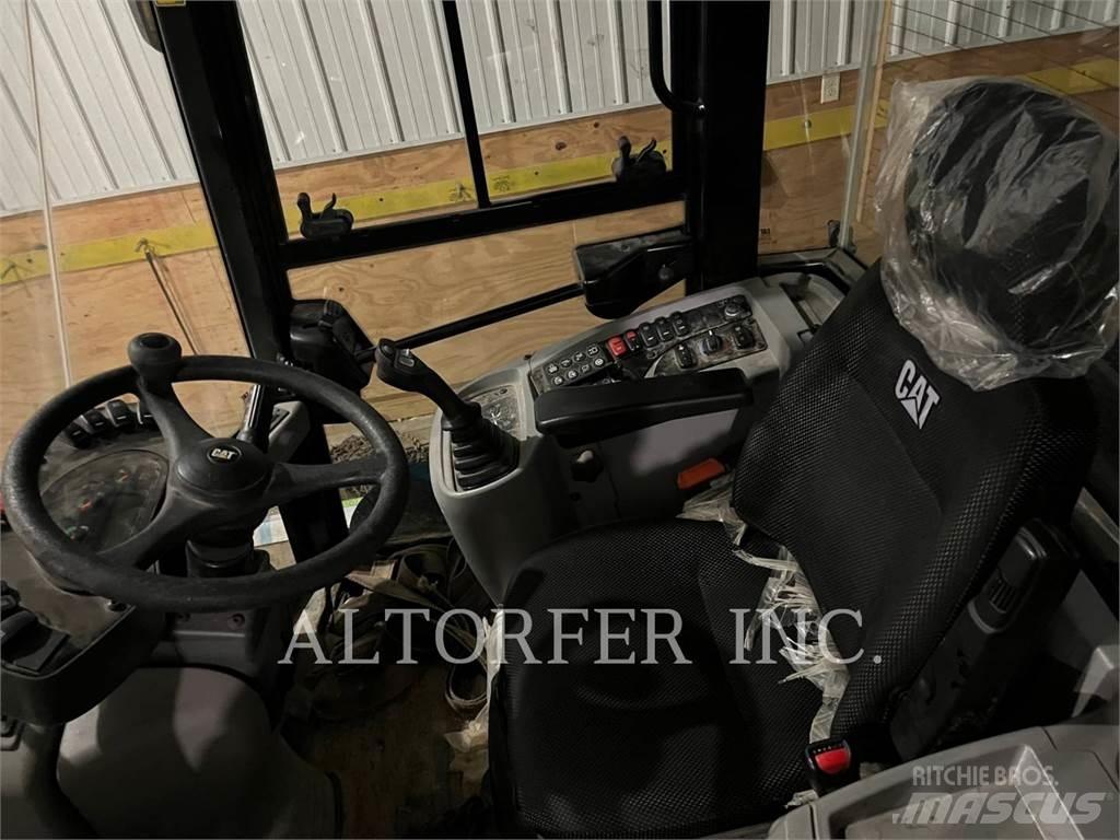 CAT 908M Minilader