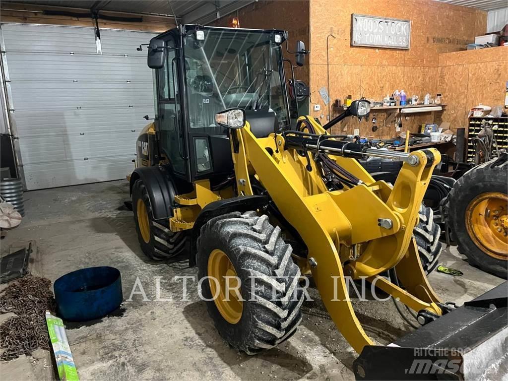CAT 908M Minilader