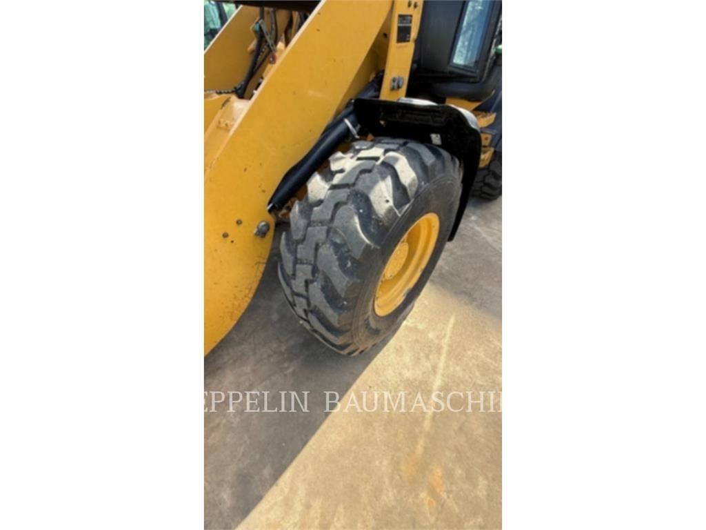 CAT 908M Radlader