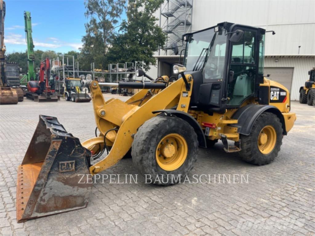 CAT 908M Radlader