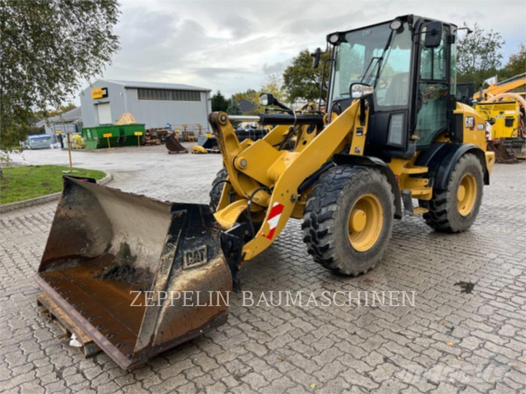 CAT 908M Radlader