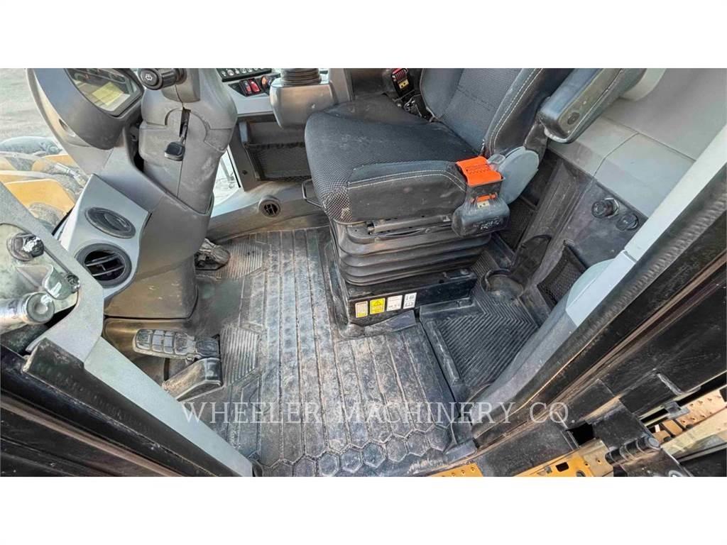 CAT 930M QC Radlader