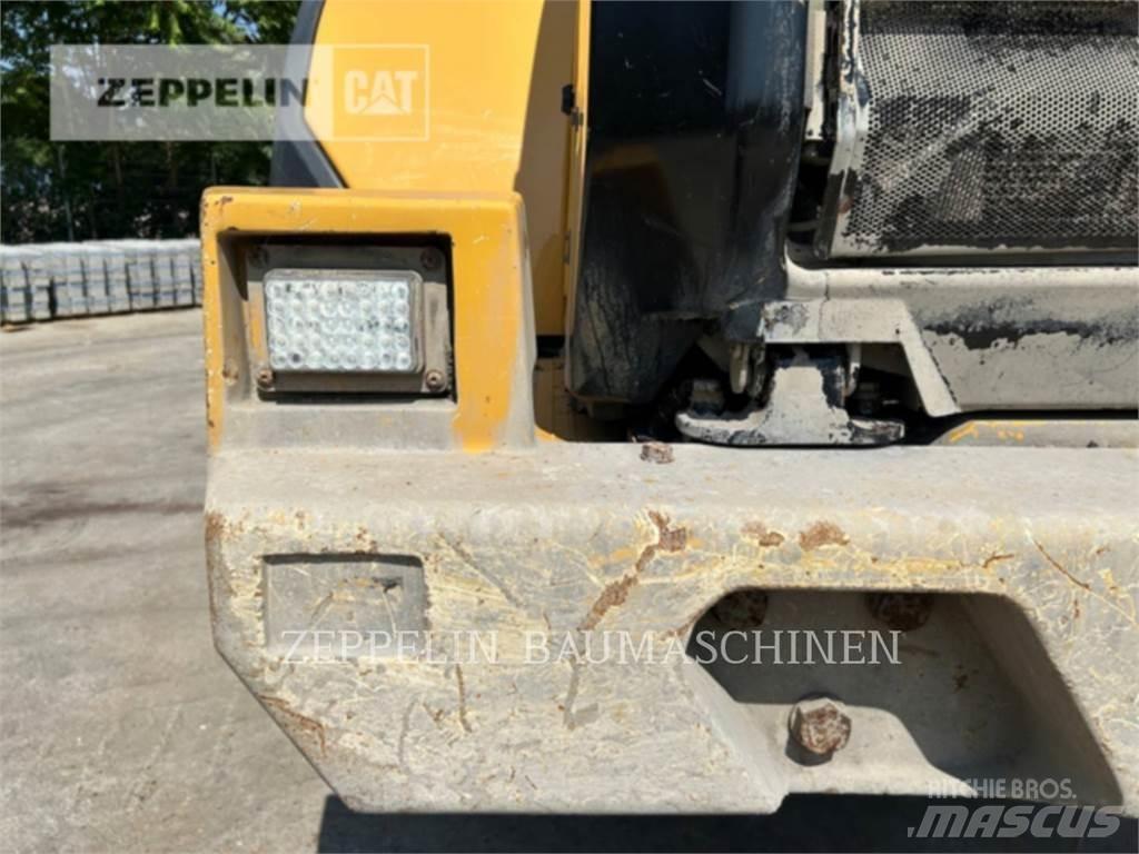 CAT 966M Radlader