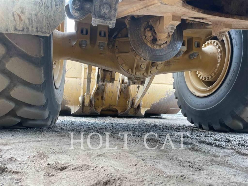 CAT 982M Radlader