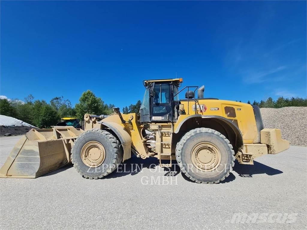 CAT 982M Radlader