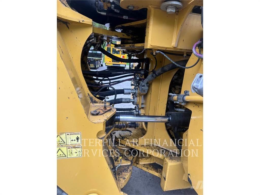 CAT 982M Radlader