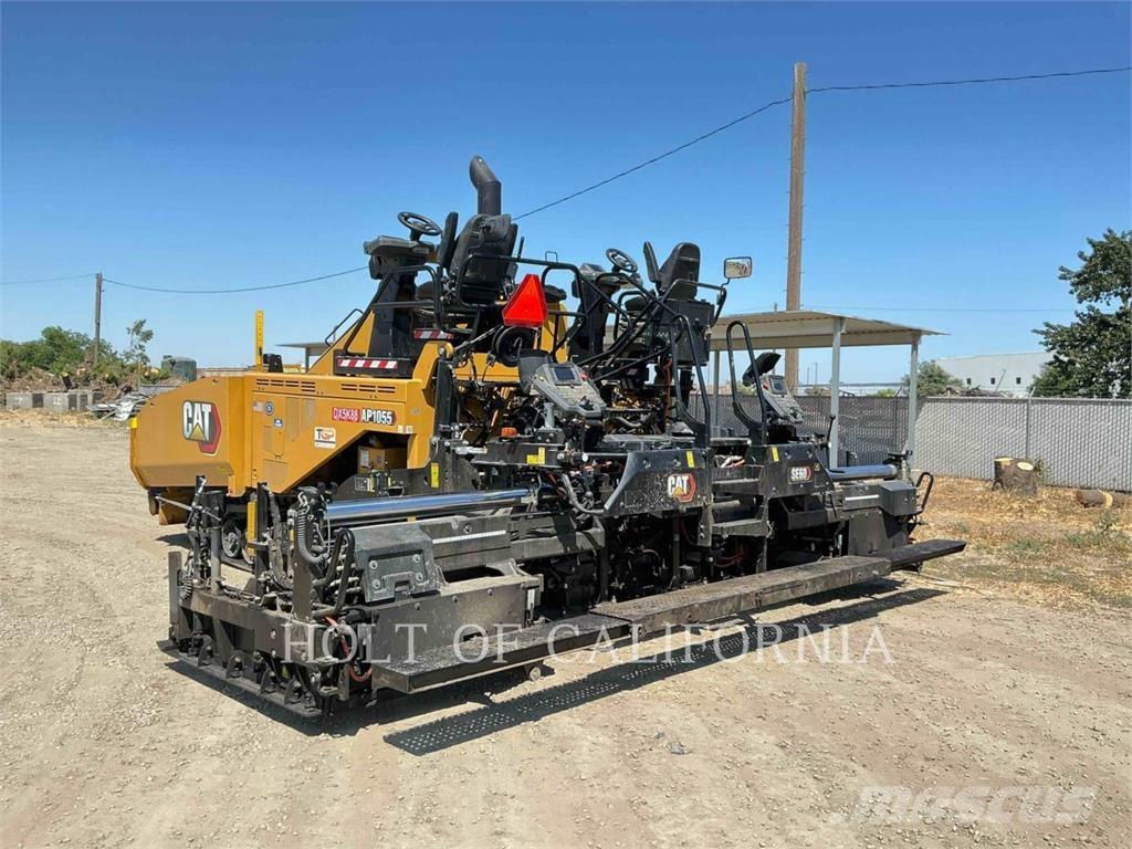 CAT AP1055 Strassenfertiger