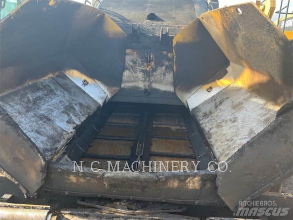 CAT AP1055F Strassenfertiger