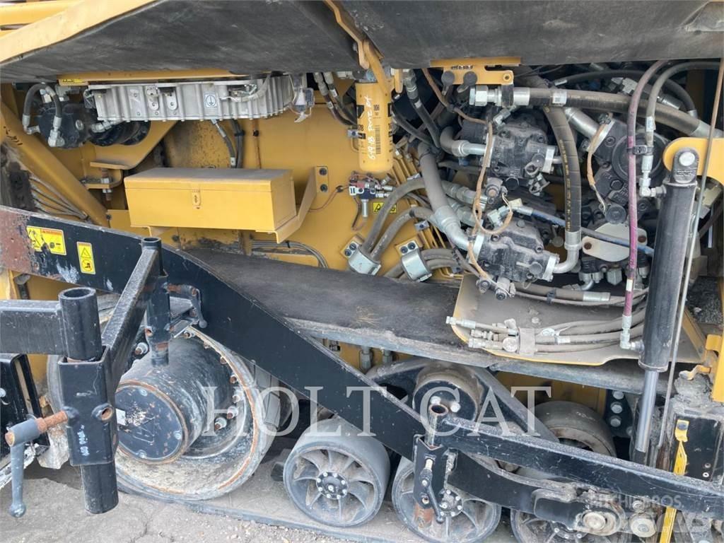 CAT AP1055F Strassenfertiger