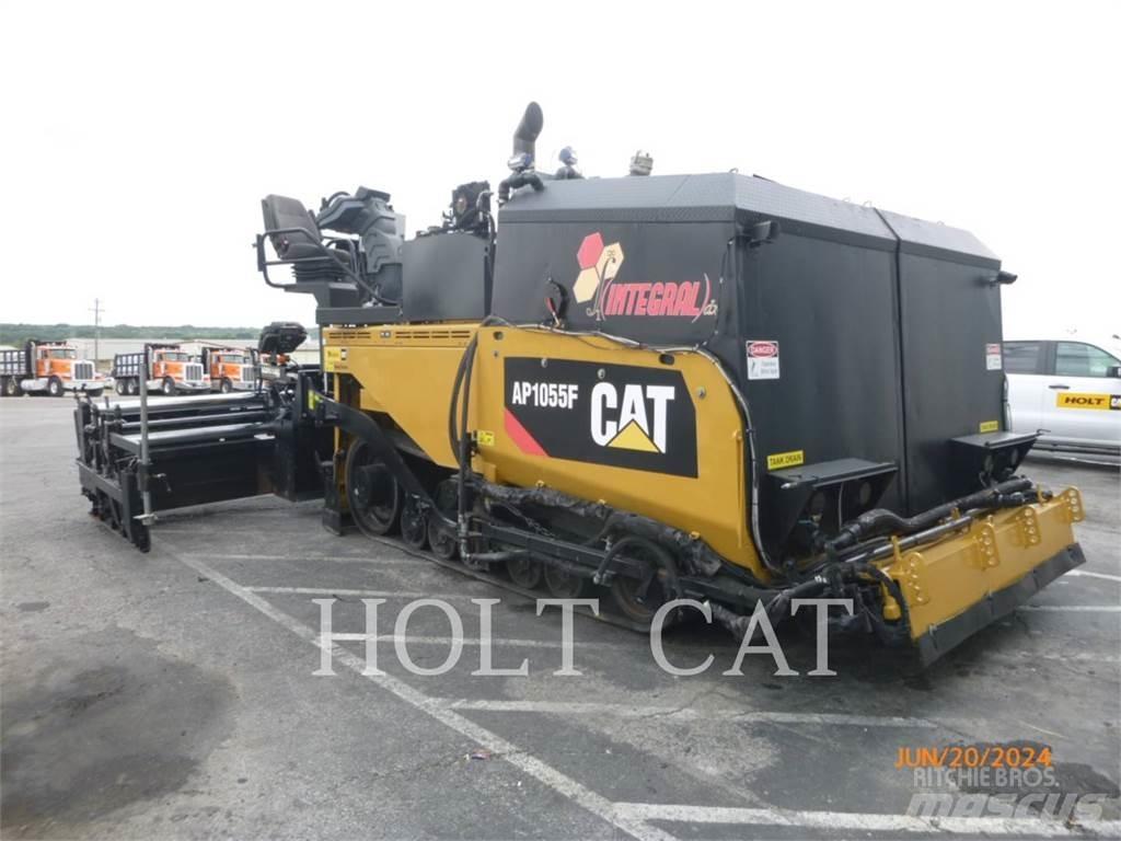 CAT AP1055F SPRAY PAVER Strassenfertiger