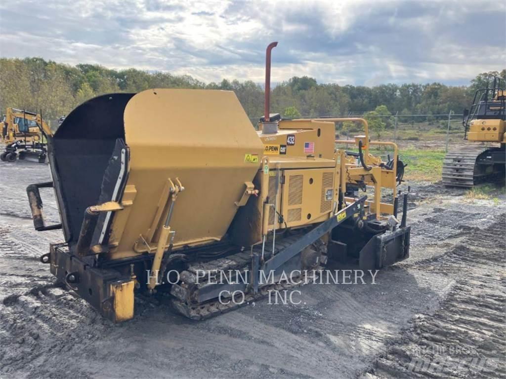 CAT AP255E Strassenfertiger