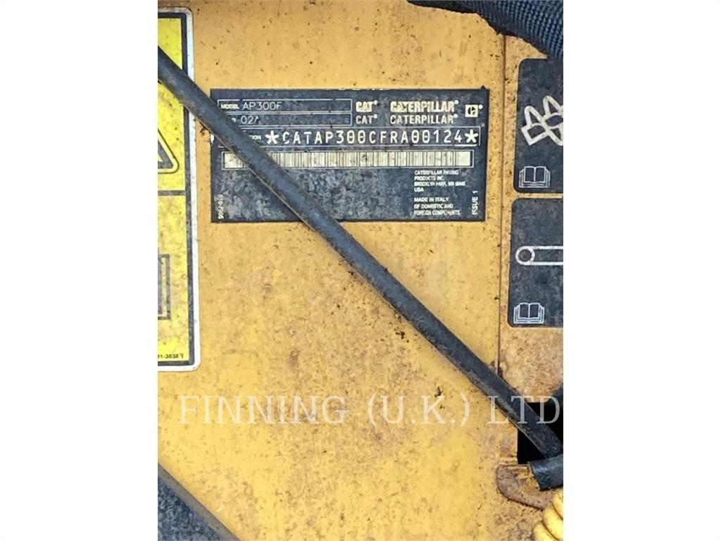 CAT AP300F Strassenfertiger