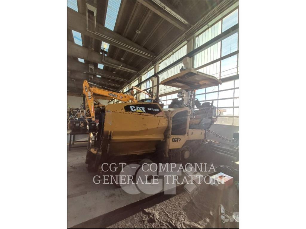 CAT AP300F Strassenfertiger