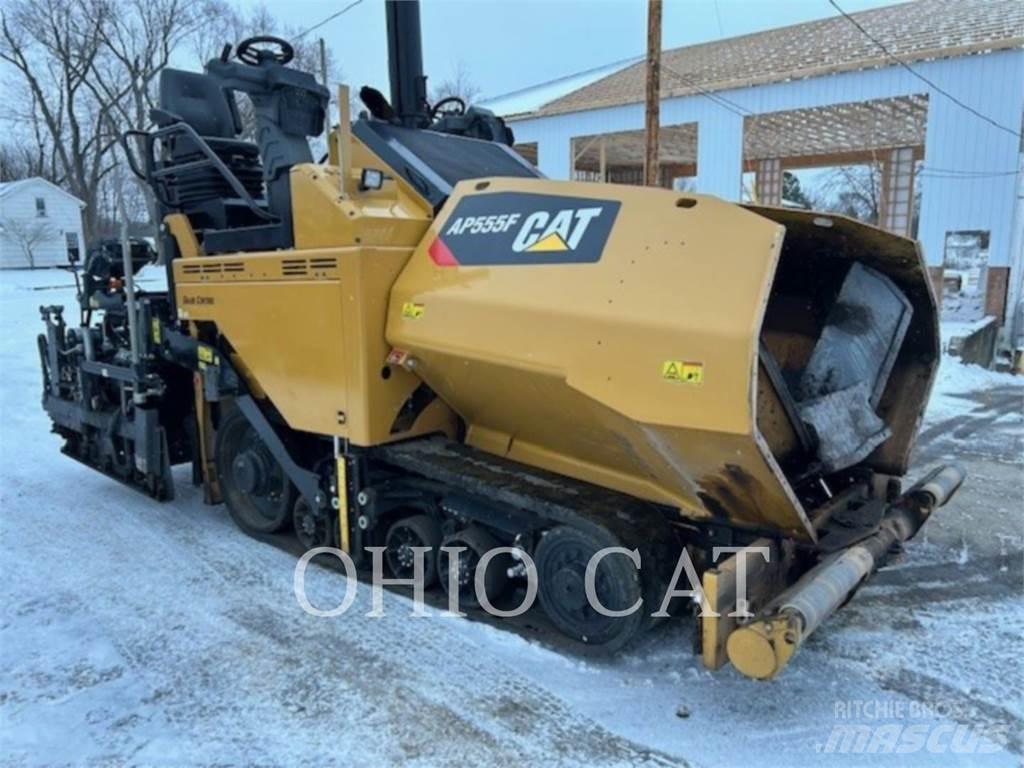 CAT AP555F Bitumen Sprayer