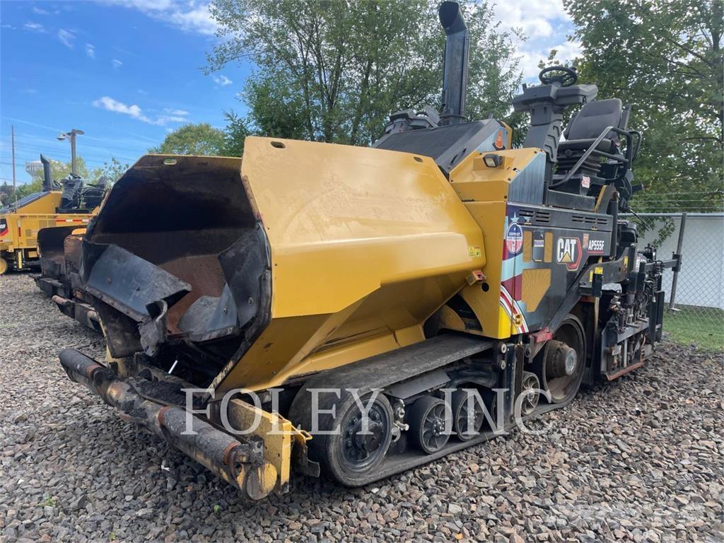 CAT AP555F Strassenfertiger