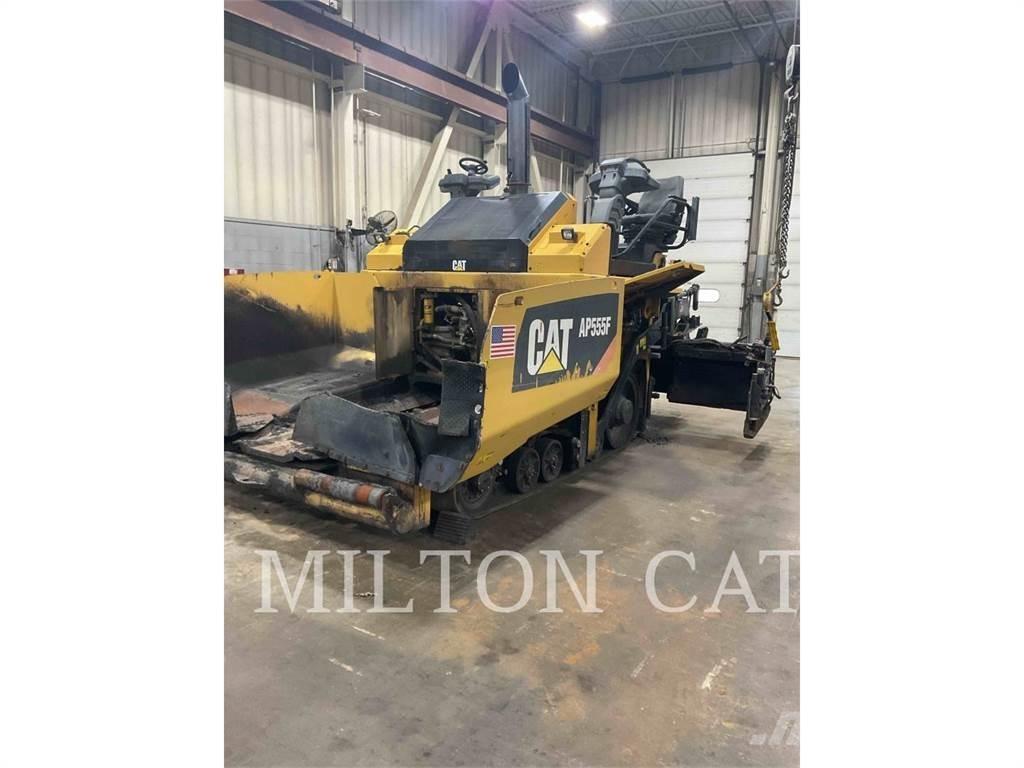 CAT AP555F Strassenfertiger