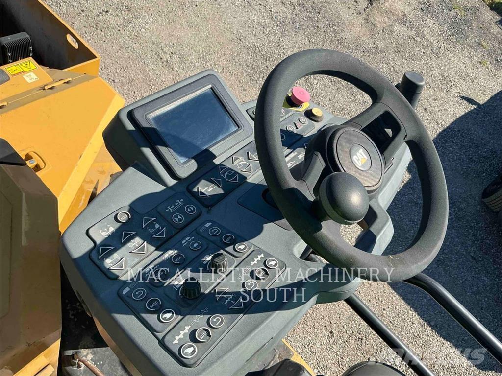 CAT AP555F Strassenfertiger