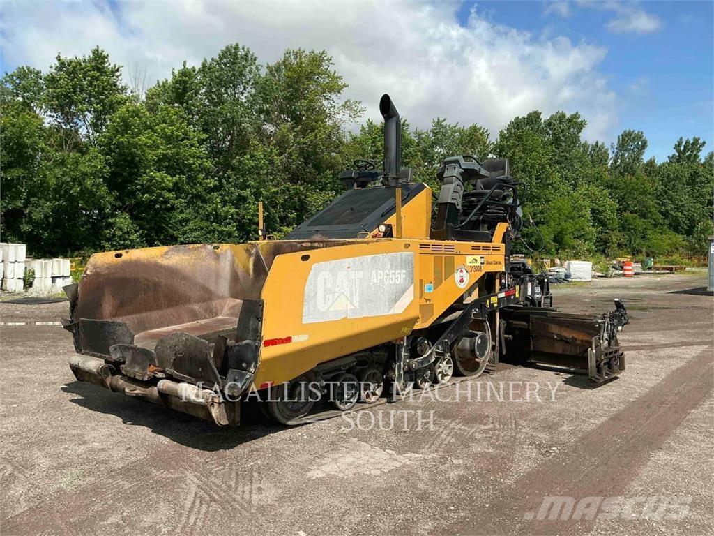 CAT AP655F Strassenfertiger