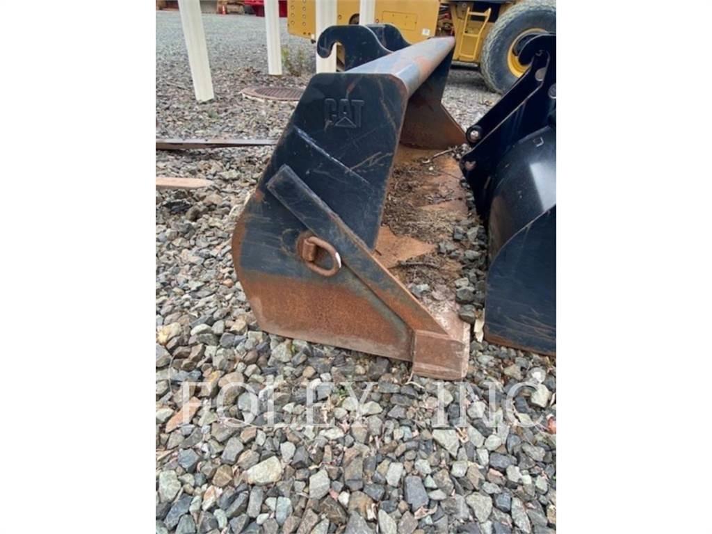 CAT BACKHOE GP BUCKET Schaufeln