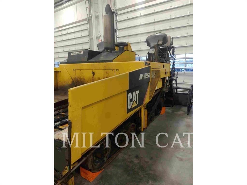 CAT BG-2455D Strassenfertiger