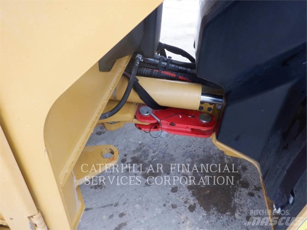 CAT CB10 Tandemwalzen