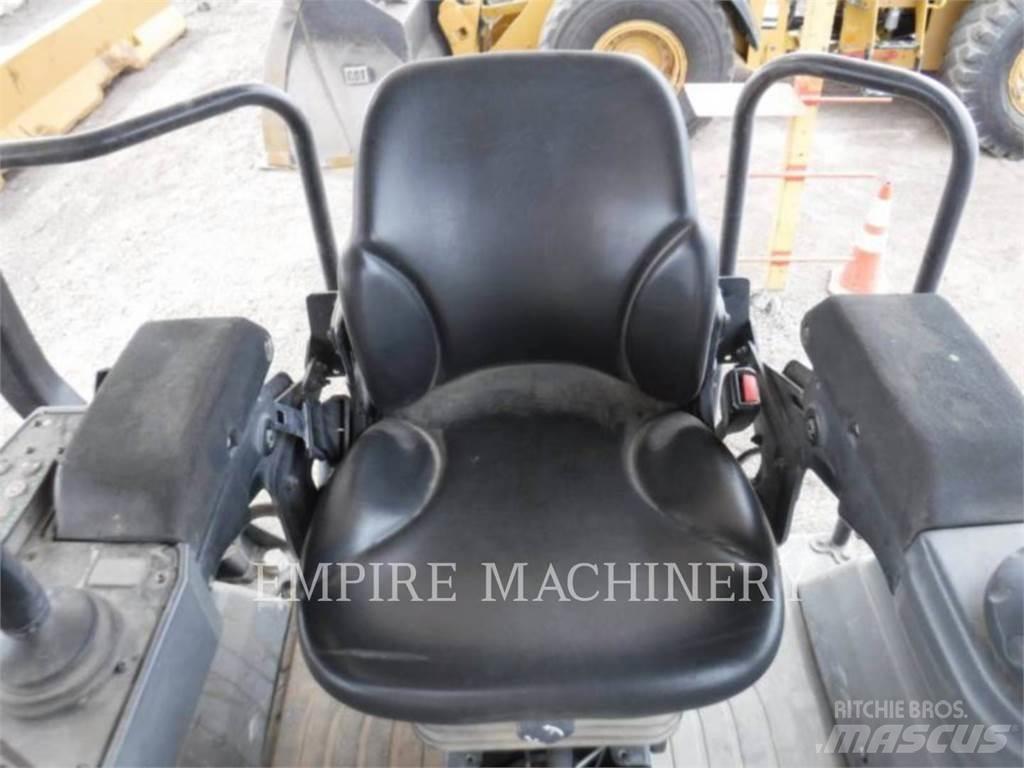 CAT CB13 Tandemwalzen